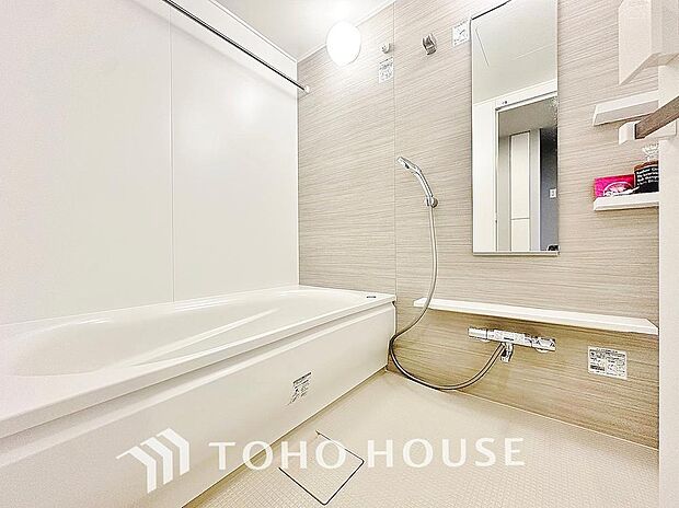 心地よいバスタイムを演出する浴室はゆとりあるサイズを採用。