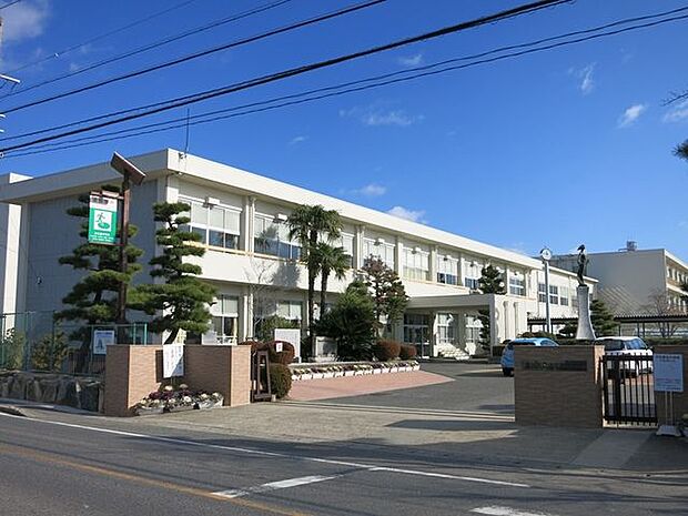 豊田市立崇化館中学校 1164m