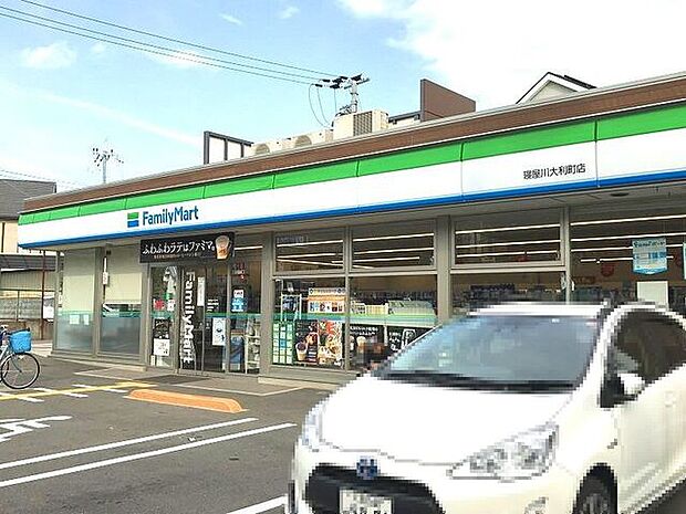 ファミリーマート寝屋川大利町店