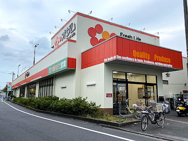 オザム 調布多摩川店　徒歩８分