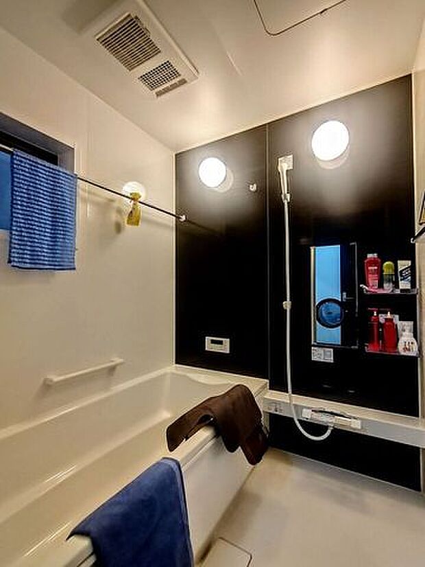 浴室乾燥機付きのユニットバスです。