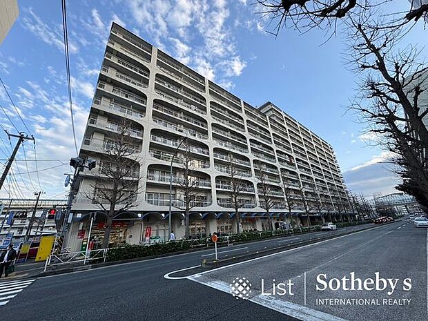 □外観□JR根岸線「磯子」駅徒歩3分の駅近リフォームマンション！2024年5月末工事完了予定です◎ご見学の際はご一緒に周辺環境などもご確認いただけます！