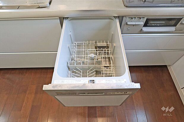 食洗機［2024年4月1日撮影］時短だけでなく節水効果もあります！また食器等をより清潔に洗い、乾燥まで可能です。