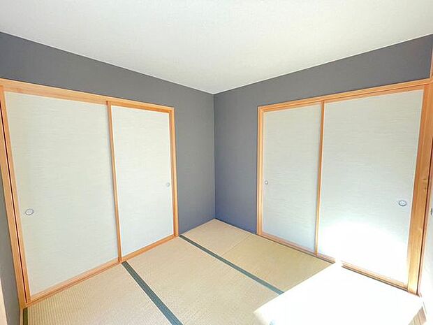 1階リビング横の和室4.5帖、別角度です♪襖を閉じて客室として使用するのもよさそうです♪