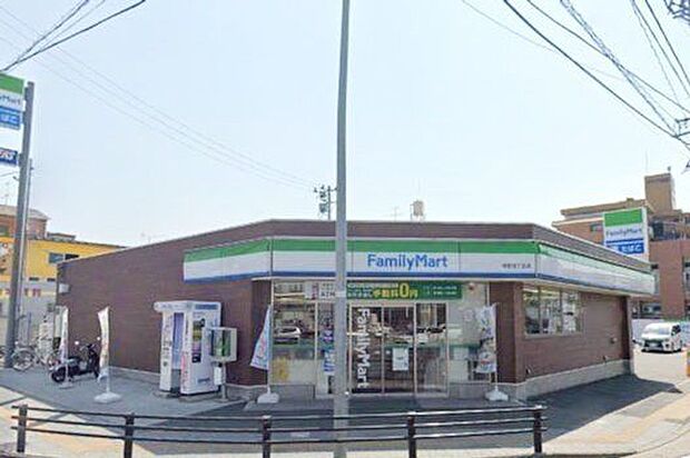 ファミリーマート宮町四丁目店 徒歩10分。 770m