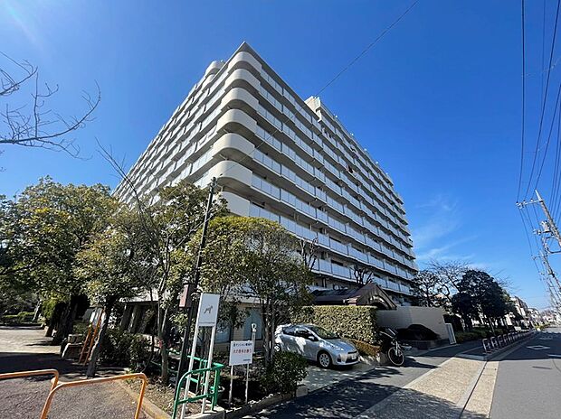 北綾瀬駅から徒歩12分、地上12階建、5階部分、2SLDKのご紹介です。