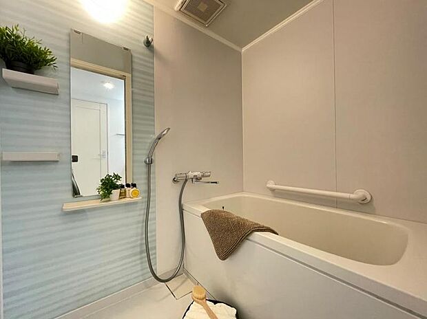 毎日使う大切な空間の浴室。きれいにお使いいただけるお手入れのしやすいものです。