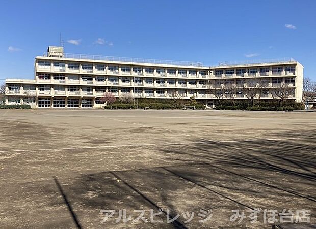 【中学校】三芳町立藤久保中学校まで914ｍ