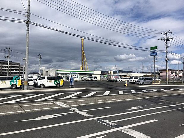 ファミリーマート大街道東店 1670m