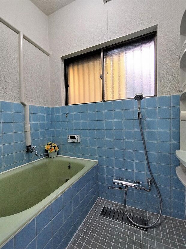 広々とした浴室。窓があるので、換気も安心で嬉しいですね。