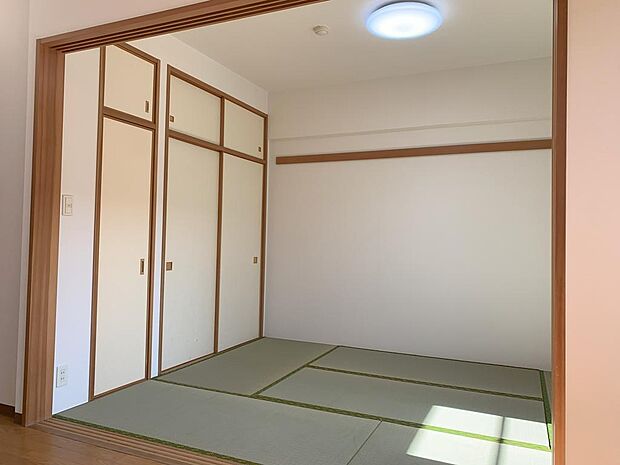 和室は日当たり良好・畳も新品交換済みです。