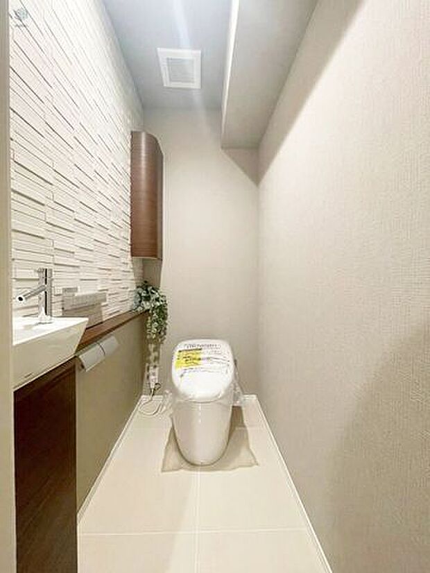 【トイレ】〈手洗い場＋ウォシュレット機能付き〉
