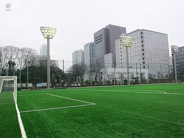 文京区小石川運動場 徒歩28分。 2210m