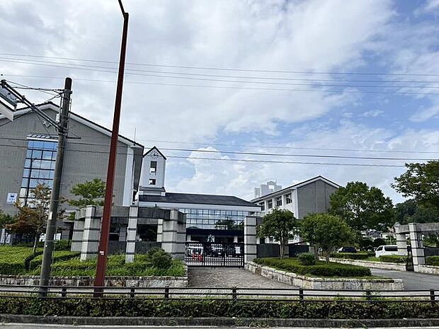 豊田市立童子山小学校 1300m