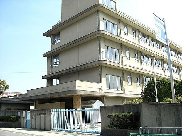 東奈良小学校 600m