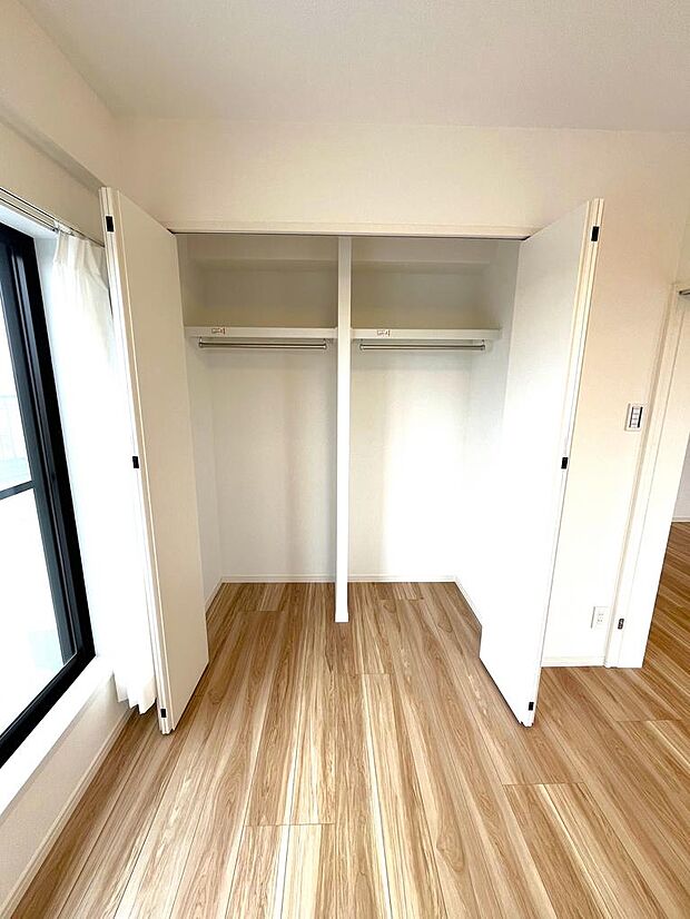室内（2024年2月）撮影各居室、リビングダイニングには、大容量の収納スペースを確保！住空間もスッキリ広々！