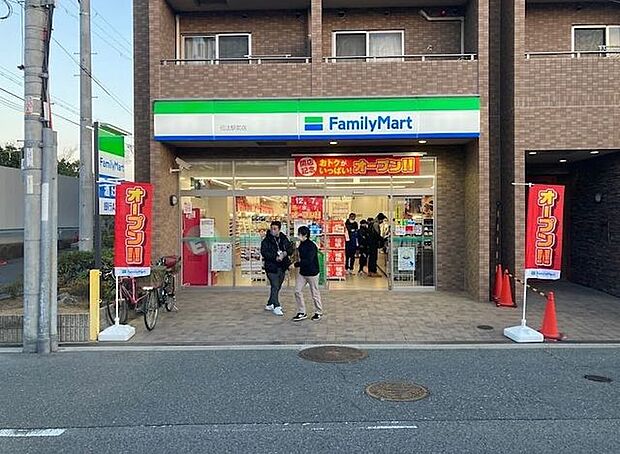 ファミリーマート 伝法駅前店 90m