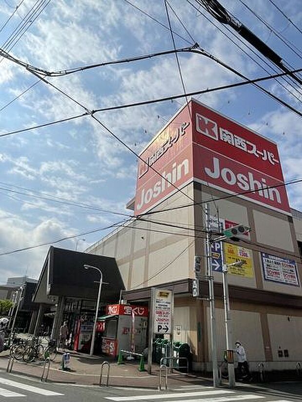 関西スーパー市岡店1階:ジョーシン市岡店【営業時間】9時〜22時【定休日】なし 390m