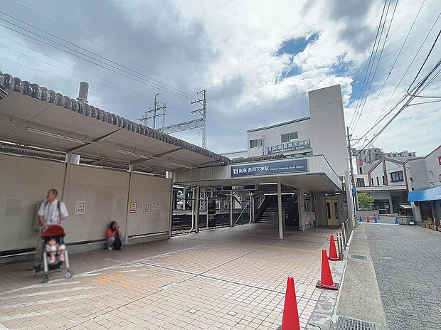 阪急京都線『長岡天神駅』…徒歩約8分（約550ｍ）