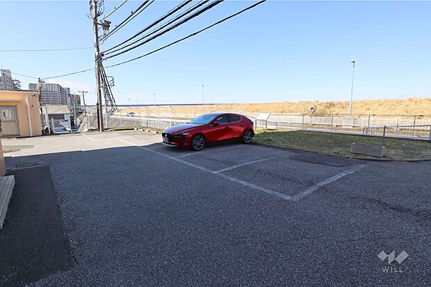 敷地内駐車場（屋外平面式）