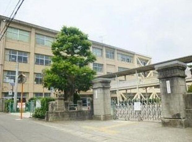 犬山市立犬山南小学校 1300m