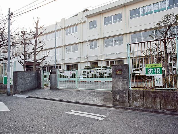 ■川崎市立向小学校…徒歩5分(350m)