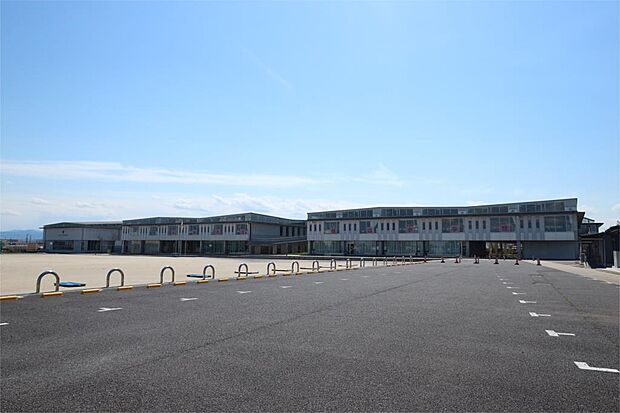 高崎市立桜山小学校（1700m）