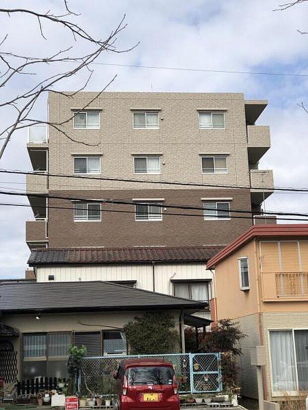 外観（最上階・南側の角住戸）