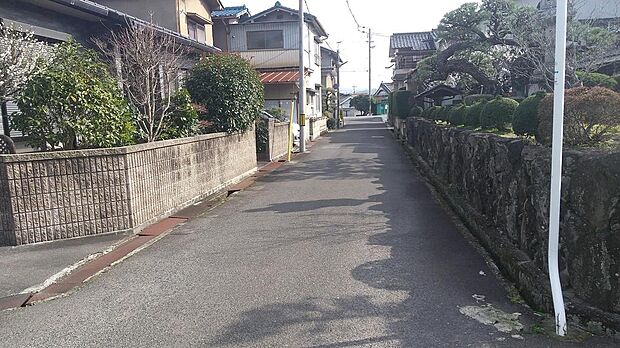 物件北側道路から