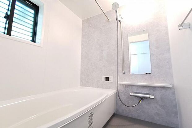 【浴室】1坪以上広さを設けた浴室でゆったりバスタイム！