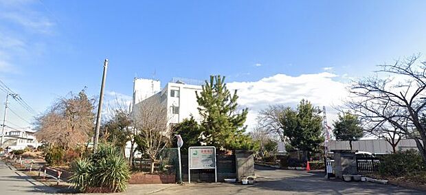 宗岡第二中学校　徒歩2分です　中学校が近いので、部活も勉強も励めます♪