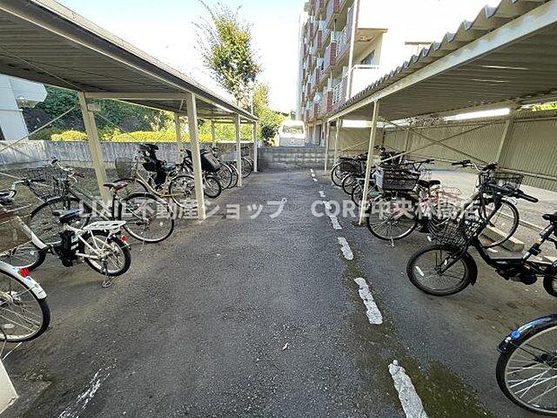 自転車やバイクなど、ゆとりのある敷地で置き場所に困ることはないでしょう。