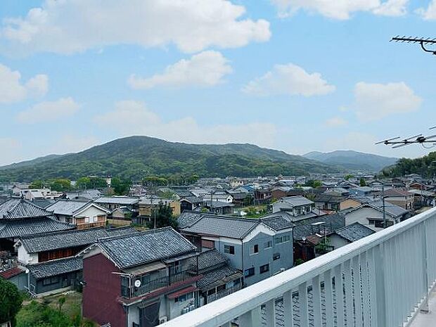 屋上からの眺めはとても気持ちが良いですよ！是非一度ご覧ください。