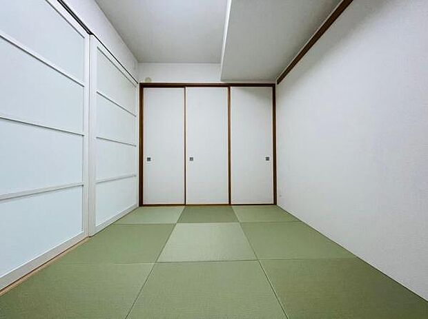 6.0帖の和室は、琉球畳を使ったオシャレな仕上がりに。