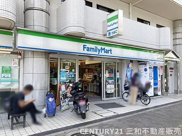 ファミリーマート堀川中立売店まで190m、営業時間：24時間営業