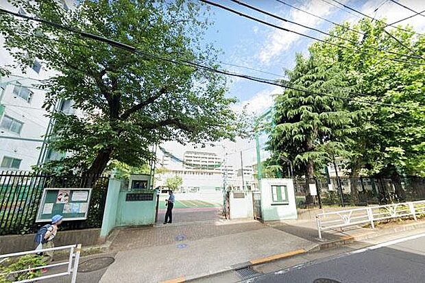 渋谷区立臨川小学校まで220m