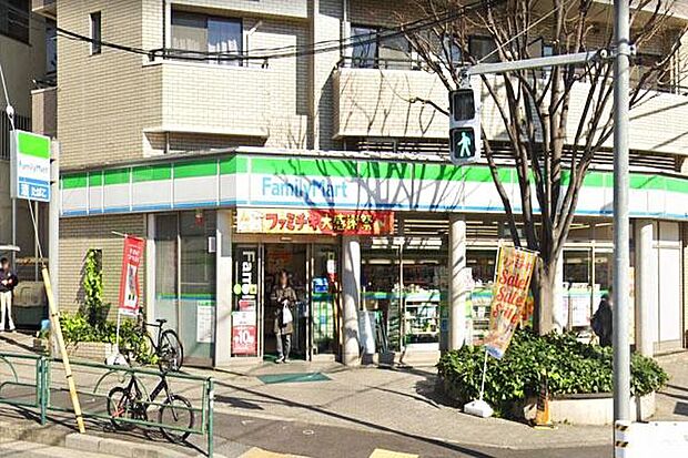 ファミリーマート恵比寿二丁目店まで190m