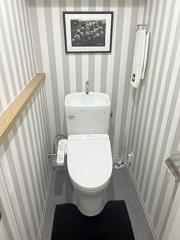 トイレ／2019年に新規交換済、手洗い機能付きトイレ