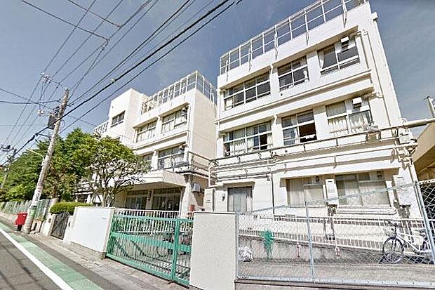 世田谷区立中丸小学校まで180m