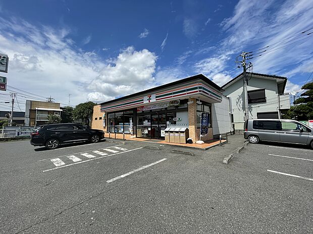 セブンイレブン白岡小久喜店まで約800m