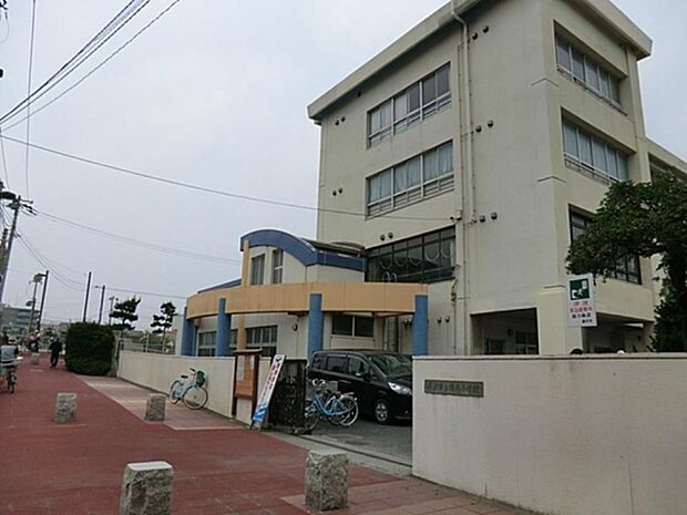 藤沢市立鵠南小学校まで300m、藤沢市立鵠南小学校