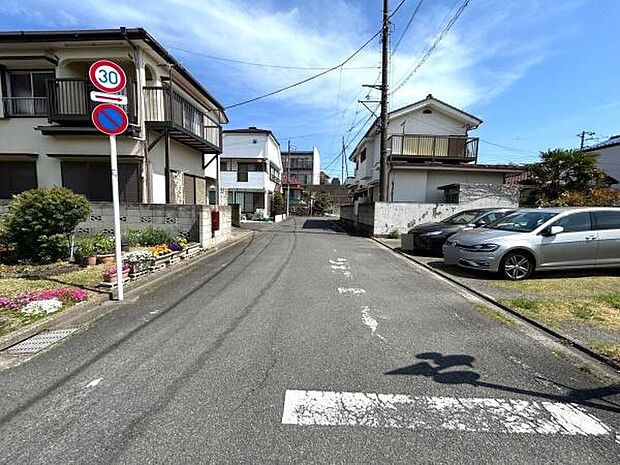 前面道路含む現地の様子です。