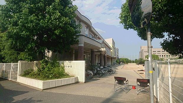 高砂市立伊保小学校まで876m