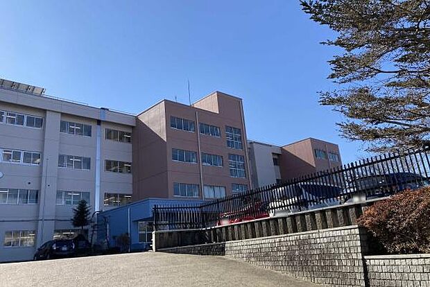 土浦市立土浦第六中学校まで850m、お子さまが成長しても暮らせます。