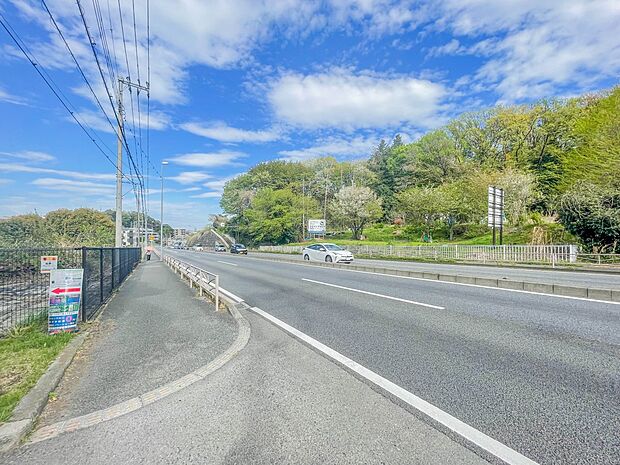 時間のゆとりと空間、爽やかな陽光がもたらす光と風を贅沢なまでに感じる暮らしが始まります。