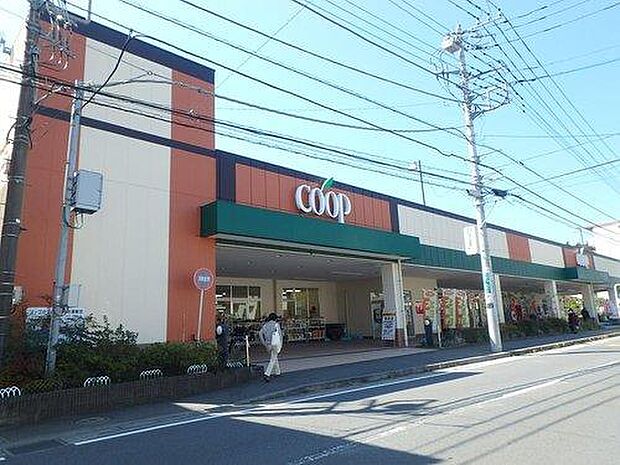 ユーコープ白根店　1200m　食べ物の安心はもとより、安心して暮らせる地域社会をめざすコープのお店。コープ商品、産直・産地指定商品をはじめ、生鮮品から日用雑貨まで。ベーカリーレストラン、クリーニング店