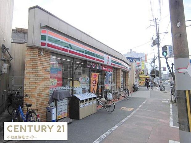 セブンイレブン千鳥橋駅前まで972m