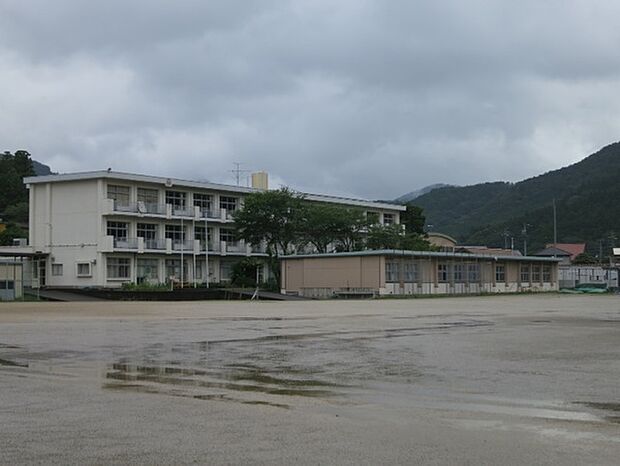 浜松市立春野中学校まで290m