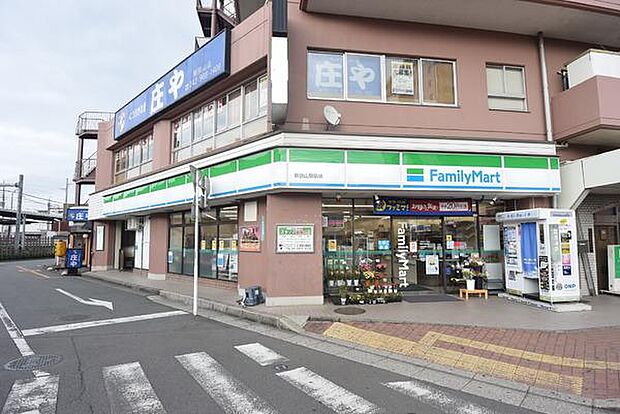 ファミリーマート新狭山駅前店まで437m