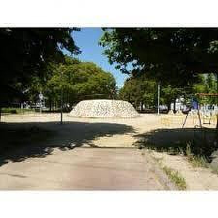 山口本町公園まで50m、公園が近くにあるので小さなお子様がいても安心です！